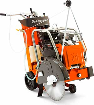 Резчик швов HUSQVARNA FS-524 в прокат в Калуге. У нас лучшая цена за сутки! Возможность взять в аренду с выгодной скидкой до 40% при экспресс доставке 24/7. И помните, ночью стоимость еще дешевле на 30%! #арендапрокат #виброплита #выгодно